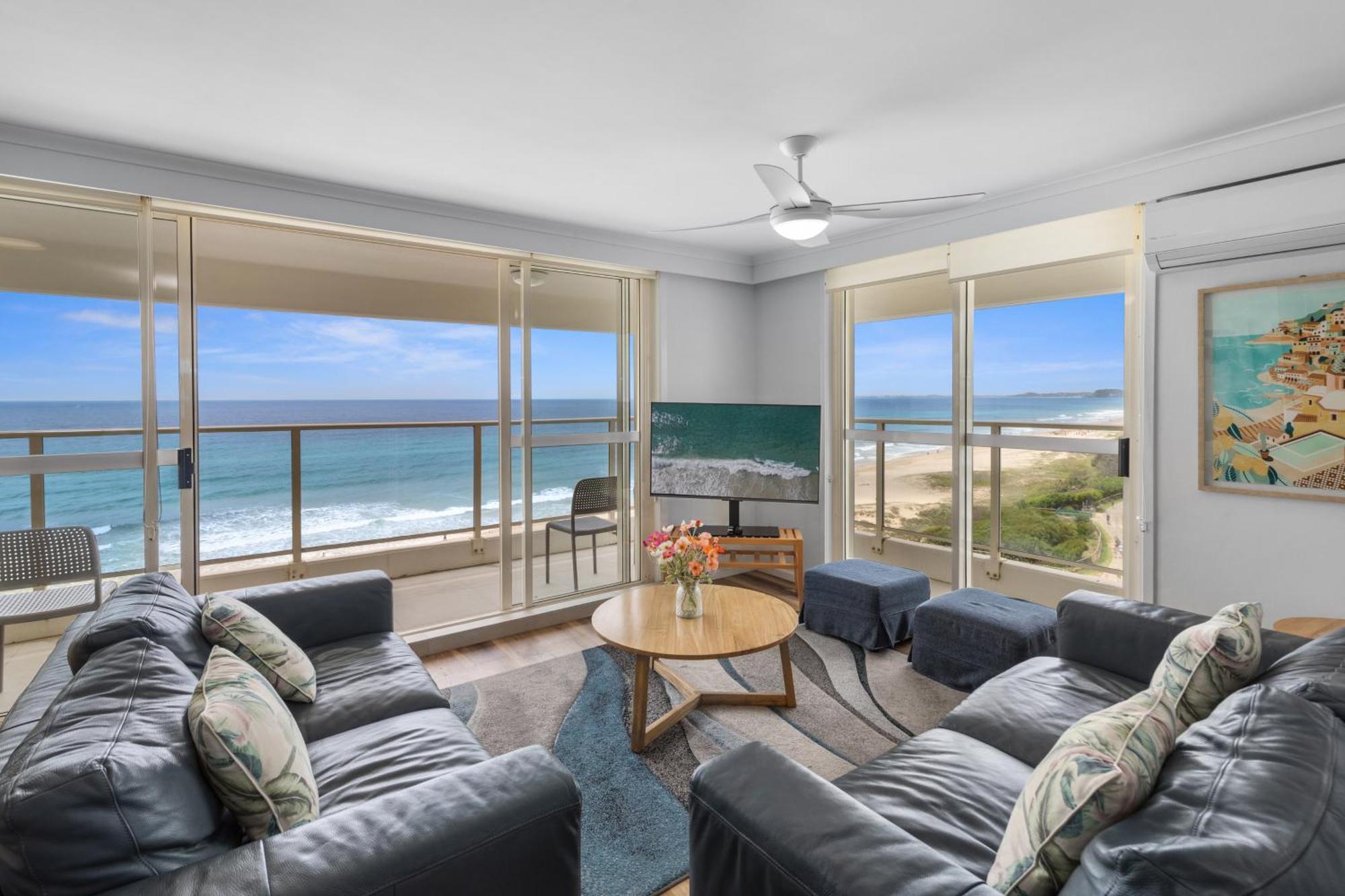 Viscount On The Beach Gold Coast Room photo